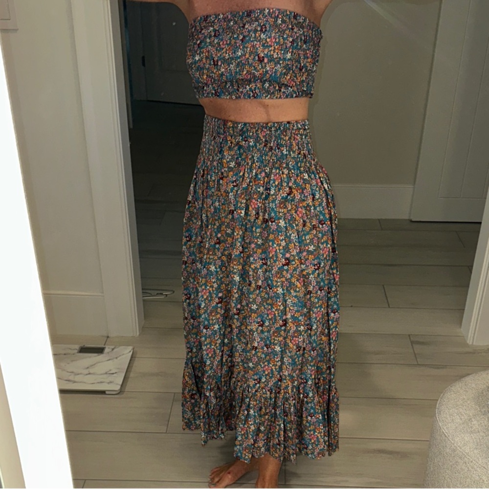 Chic Multicolor Floral A-Line Skirt NWOT - Picture 2 of 3
